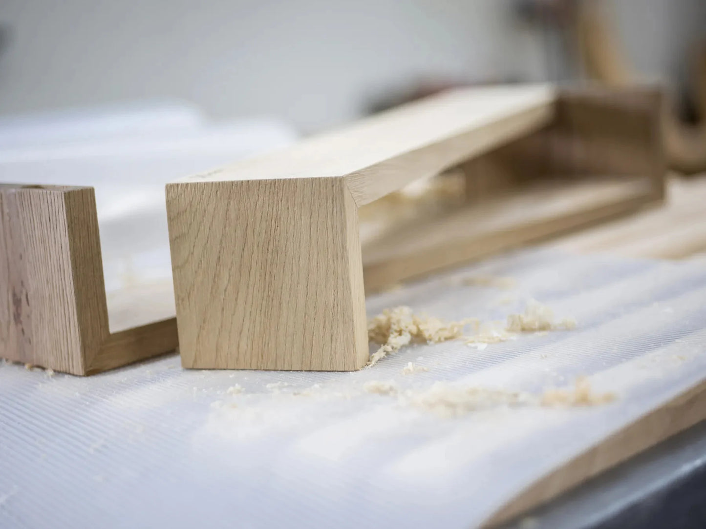 Looox Wooden Shelf BoX 30cm - Mat zwarte bodemplaat